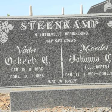 STEENKAMP Ockert C. 1896-1985 &amp; Johanna C.H. ROETS 1901-1991