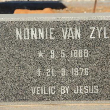 ZYL Nonnie, van 1888-1976