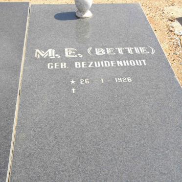 POLEY Jan J. 1925-1995 &amp; M.E. BEZUIDENHOUT 1926-