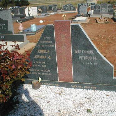 STRYDOM Marthinus Petrus H. 1916-  &amp; Engela Johanna J. 1915-2000
