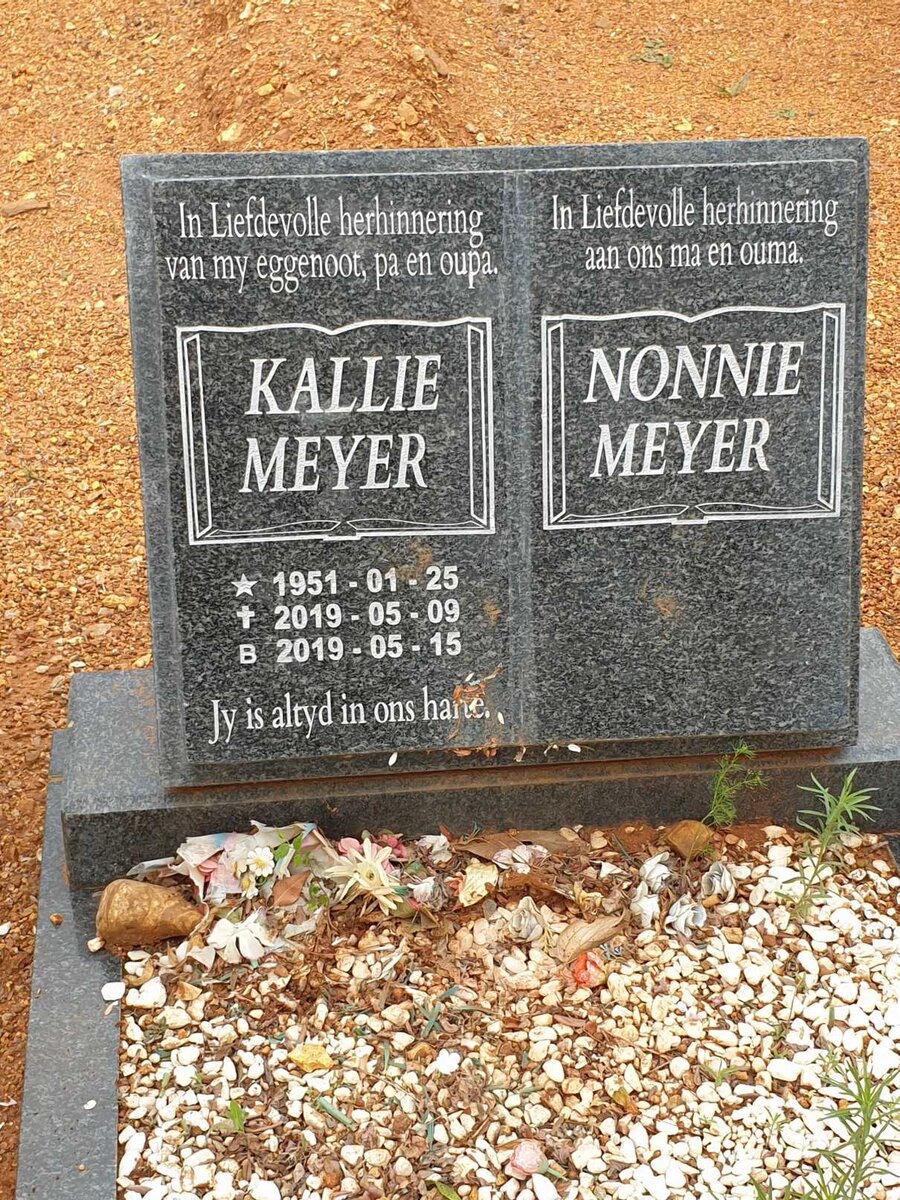 MEYER Kallie 1951-2019 &amp; Nonnie