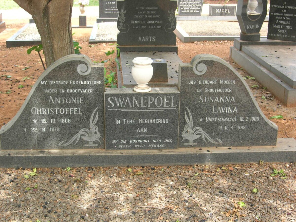 SWANEPOEL Antonie Christoffel 1905-1978 &amp; Susanna Lavina BREYTENBACH 1908-1992