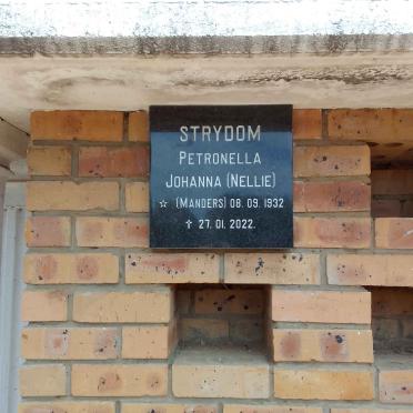 STRYDOM Petronella Johanna nee MANDERS 1932-2022