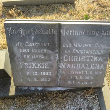 JOOSTE Frikkie 1903-1982 &amp; Christina Magdalena PYPER 1912-2001
