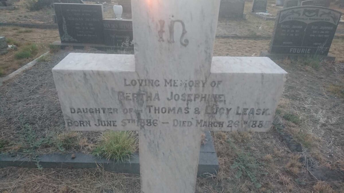 LEASK Bertha Josephine 1886-188?