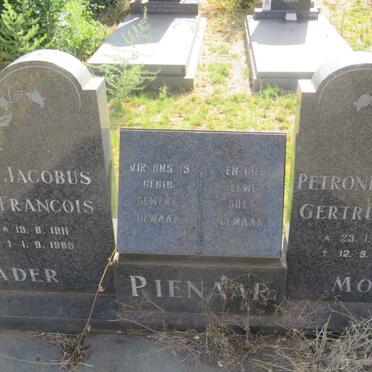 PIENAAR Jacobus Francois 1911-1985 &amp; Petronella Gertruida 1913-1991