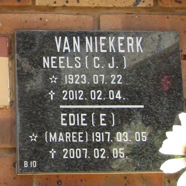 NIEKERK C.J., van 1923-2012 &amp; E. MAREE 1917-2007