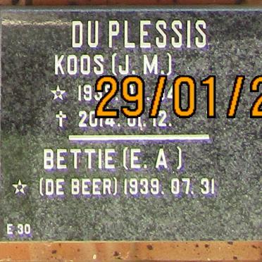 PLESSIS J.M., du 1939-2014 &amp; E.A. de BEER 1939-