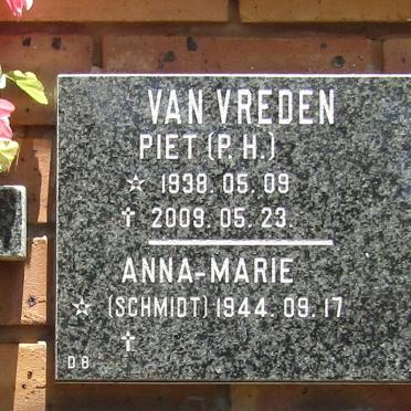 VREDEN P.H., van 1938-2009 &amp; Anna-Marie SCHMDT 1944-