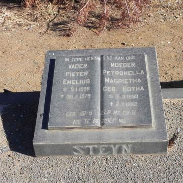 STEYN Pieter Emelius 1898-1979 &amp; Petronella Magrietha BOTHA 1898-1962