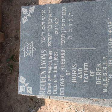 L - Surnames starting with the letter L