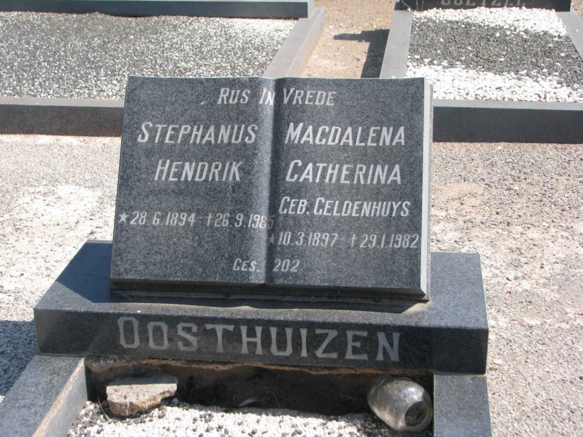 OOSTHUIZEN Stephanus Hendrik 1894-1985 &amp; Magdalena Catherina GELDENHUYS 1897-1982