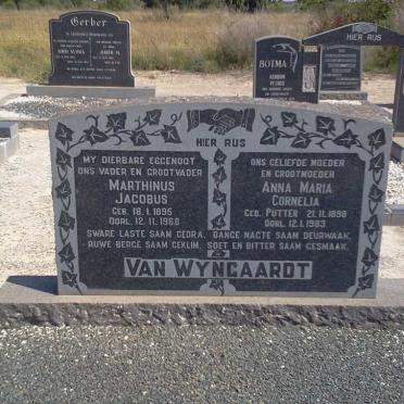 WYNGAARDT Marthinus Jacobus, van 1895-1968 &amp; Anna Maria Cornelia PUTTER 1898-1983