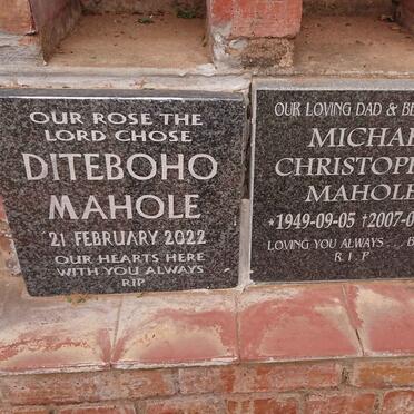 MAHOLE Michael Christopher 1949-2007 :: MAHOLE Diteboho -2022