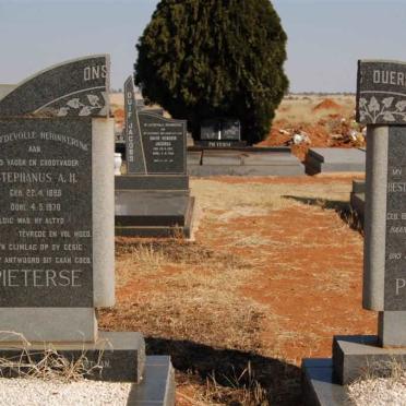 PIETERSE Stephanus A.H. 1896-1970 &amp; Hester Petronella Maria CLAASE 1906-1968