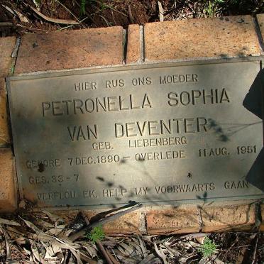 DEVENTER Petronella  Sophia , van nee LIEBENBERG 1890-1951