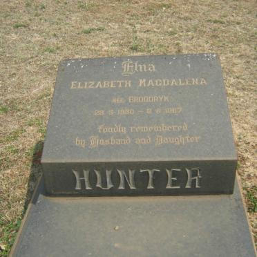 HUNTER Elizabeth Magdalena nee BROODRYK 1930-1967