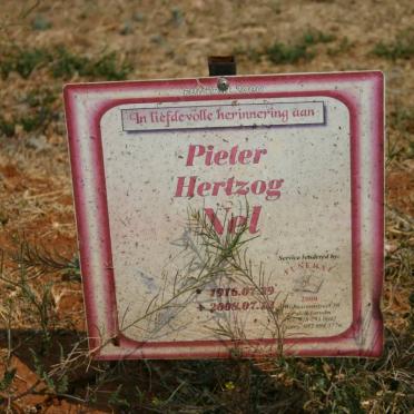 NEL Pieter Hertzog 1916-2008