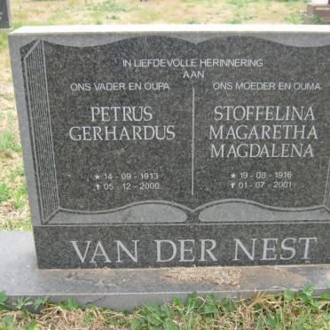 NEST Petrus Gerhardus, van der 1913-2000 &amp; Stoffelina Magaretha Magdalena 1916-2001