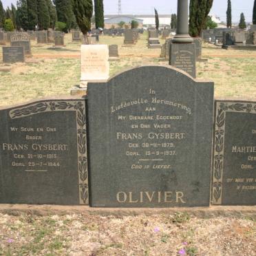 OLIVIER Frans Gysbert 1879-1937 &amp; Martie Elizabeth COETZEE 1889-1970 :: OLIVIER Frans Gysbert 1915-1944