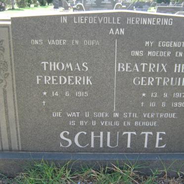 SCHUTTE Thomas Frederik 1915- &amp; Beatrix Helena Gertruida 1917-1990