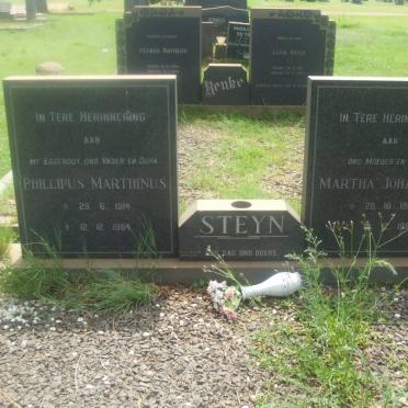 STEYN Phillipus Marthinus 1914-1984 &amp; Martha Johanna P. 1923-1987