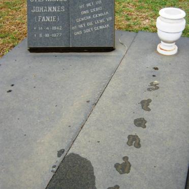 STANDER Stephanus Johannes 1942-1977