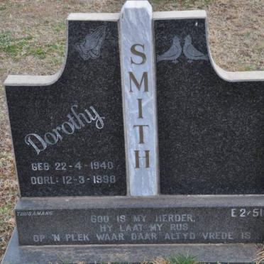 SMITH Dorothy 1940-1998