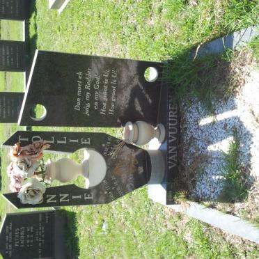 VUUREN Tollie, van 1933-2005 &amp; Connie 1930-200?