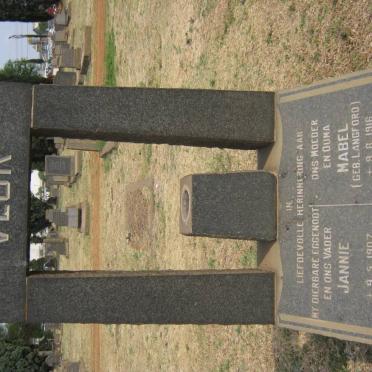 VLOK Jannie 1907-1956 &amp; Mabel LANGFORD 1916-1984