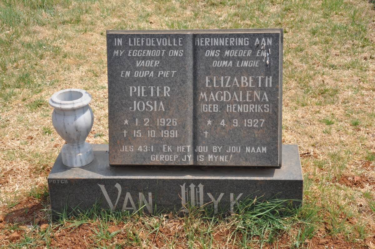 WYK Pieter Josia, van 1926-1991 &amp; Elizabeth Magdalena HENDRIKS 1927-