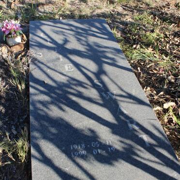 SWART Jan 1919-1985 & ?pie 1918-1999 _2