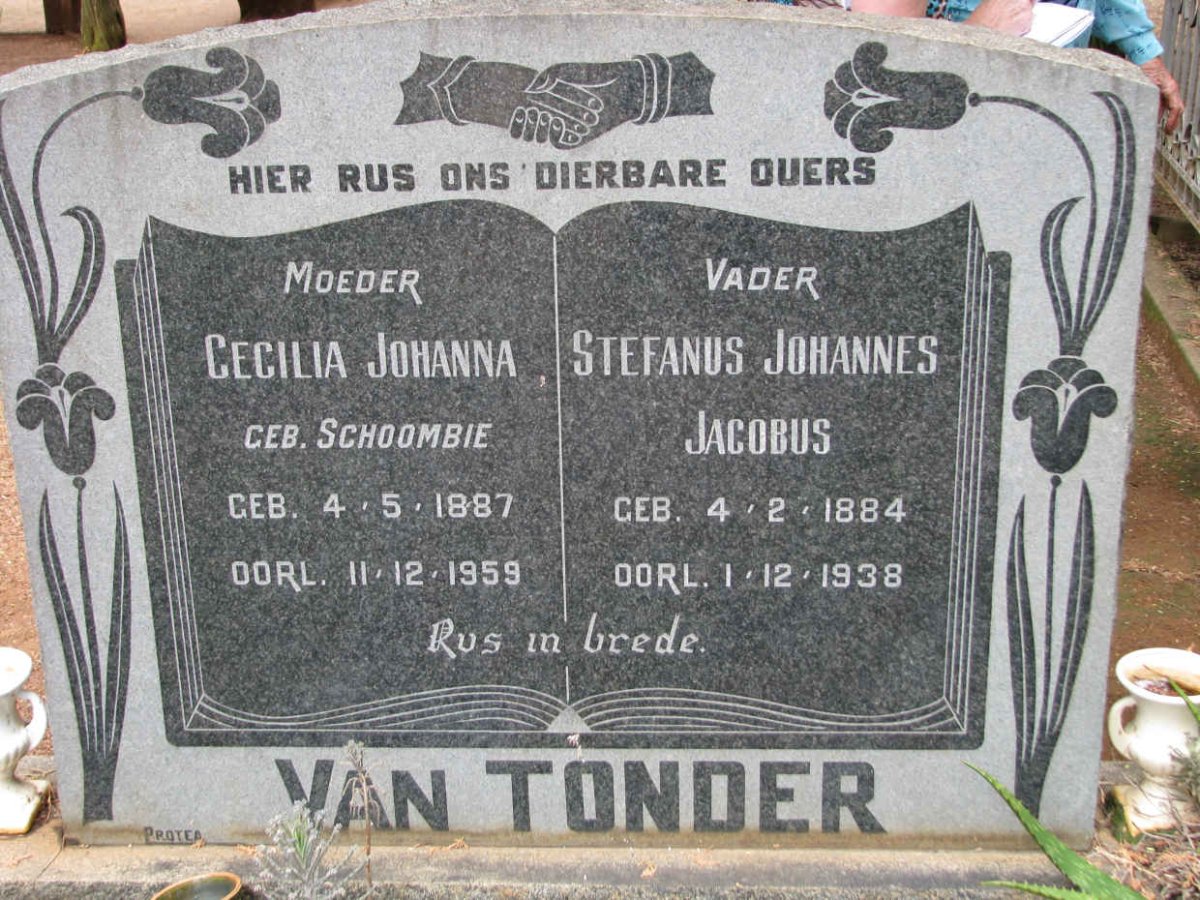 TONDER Stefanus Johannes, van 1884-1938 &amp; Cecilia Johanna SCHOOMBIE 1887-1959