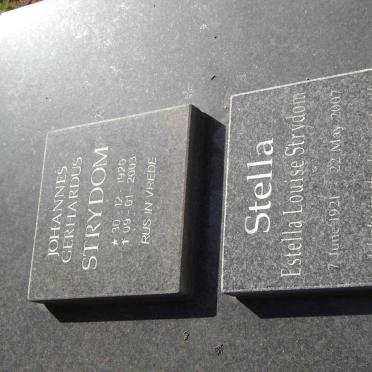 STRYDOM Johannes Gerhardus 1920-2003 &amp; Estella Louise 1921-2007