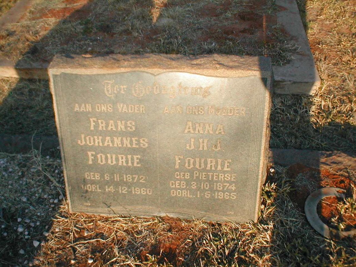 FOURIE Frans Johannes 1872-1960 &amp; Anna J.H.J. PIETERSE 1874-1965