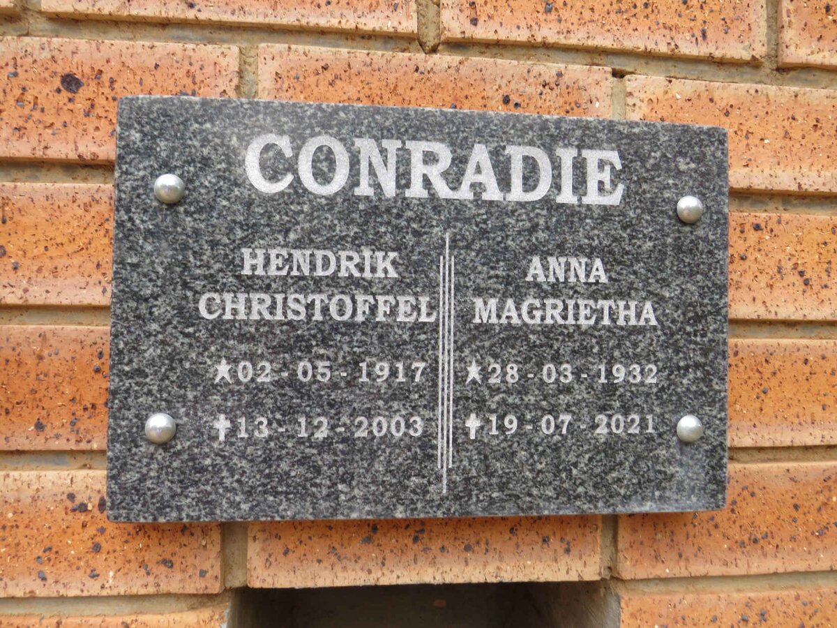 CONRADIE Hendrik Christoffel 1917-2003 & Anna Magrietha 1932-2021
