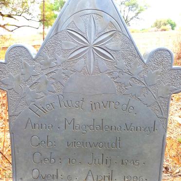 ZYL Anna Magdalena, van nee NIEUWOUDT 1845-1906