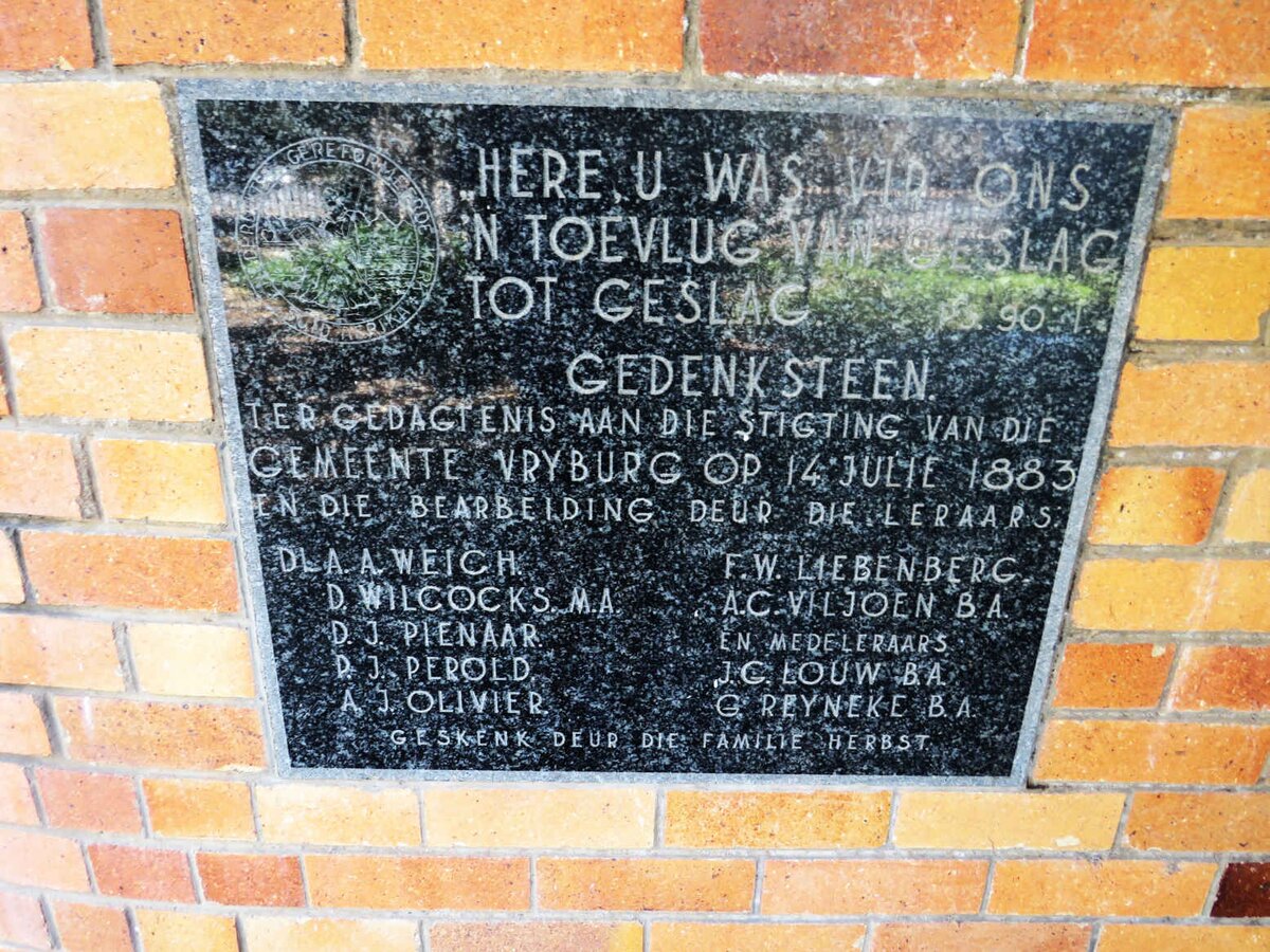 4. Memorial stone / Gedenksteen