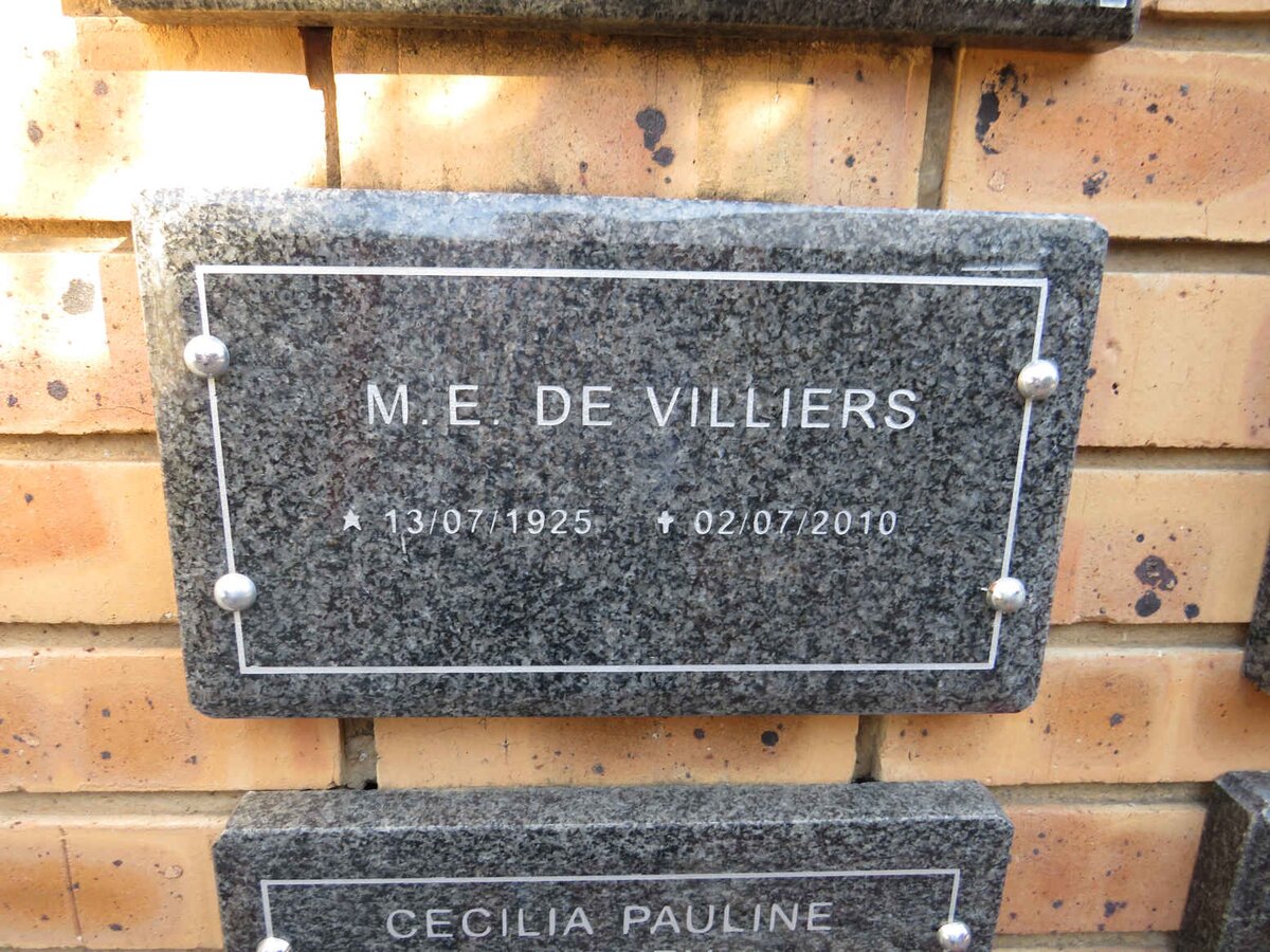 VILLIERS M.E., de 1925-2010