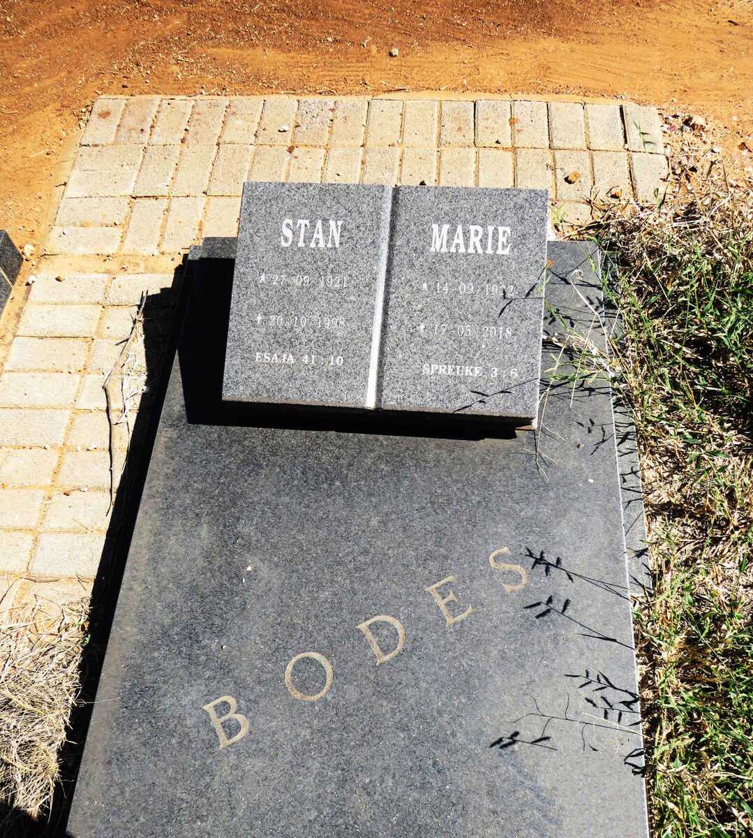 BODES Stan 1921-1998 & Marie 1922-2018