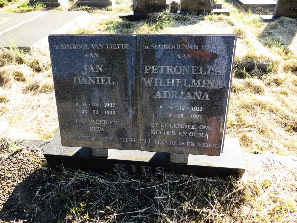 KIES Jan Daniel 1907-1999 & Petronella Wilhelmina Adriana 1912-1997