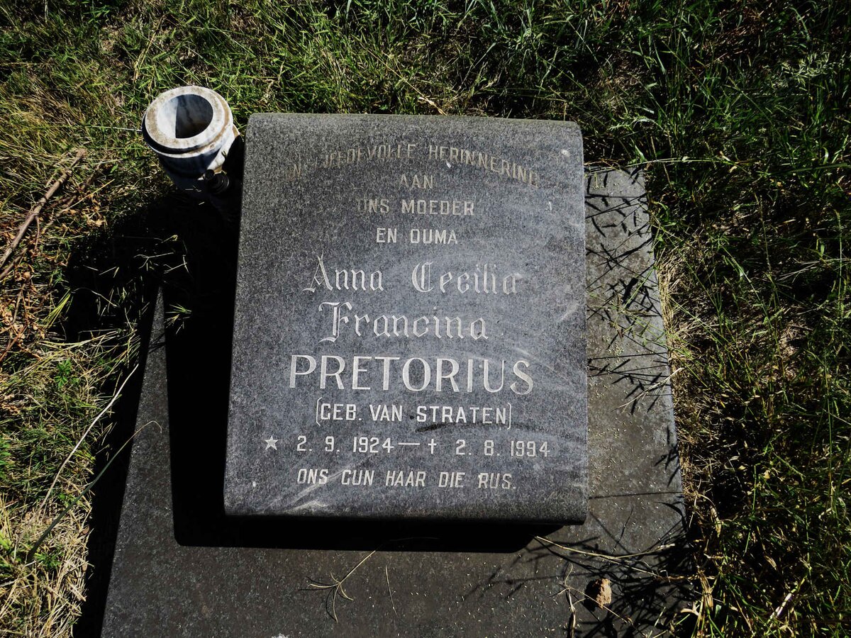 PRETORIUS Anna Cecilia Francina nee VAN STRATEN 1924-1994