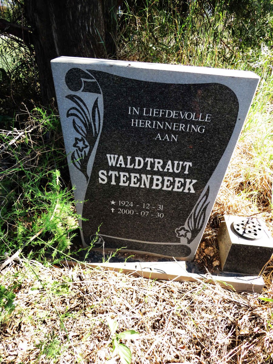 STEENBEEK Waldtraut 1924-2000