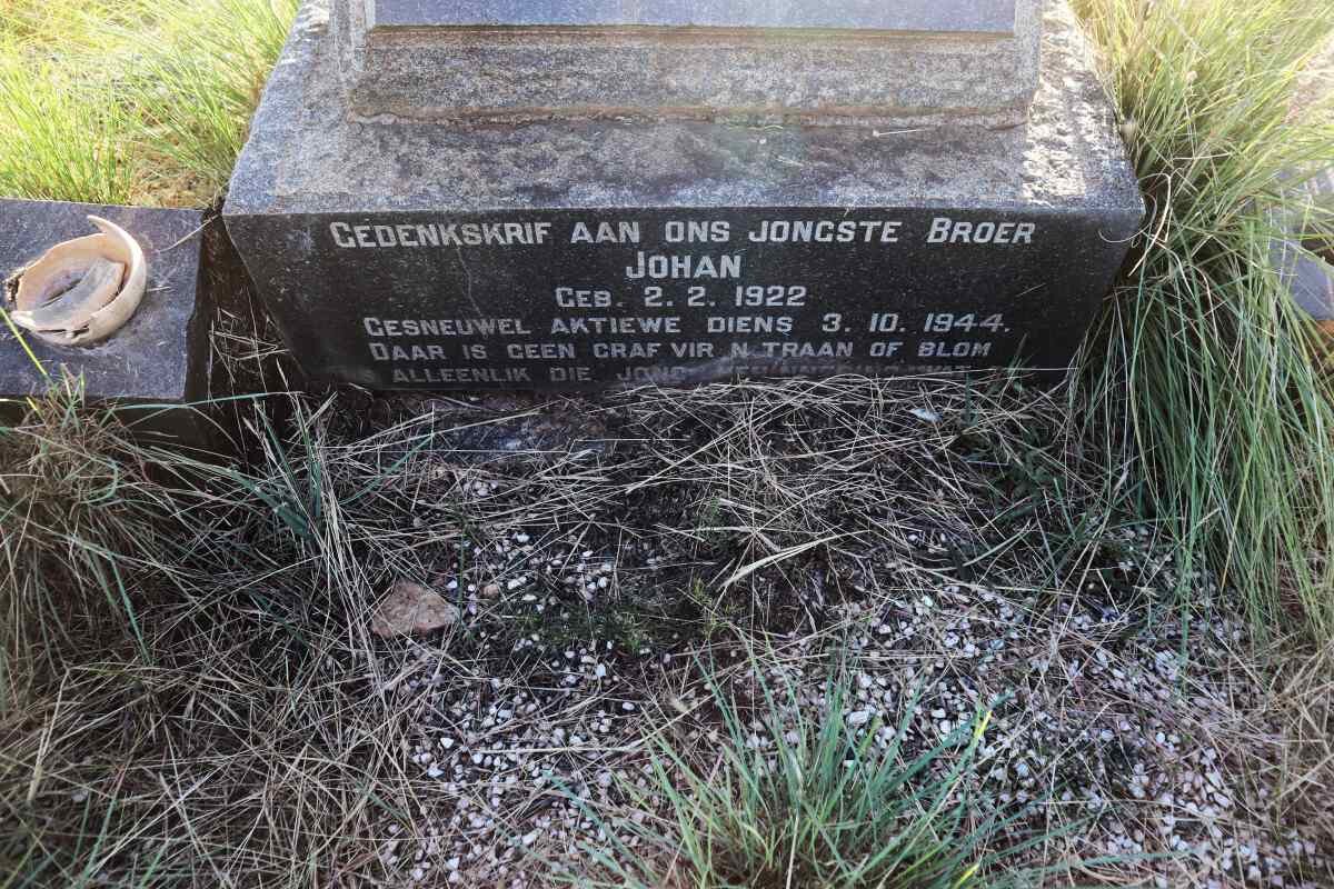 TOIT Andries Hendrik, du 1866-1946 & Anna Elizabeth 1881-1943 :: DU TOIT Johan 1922-1944_2