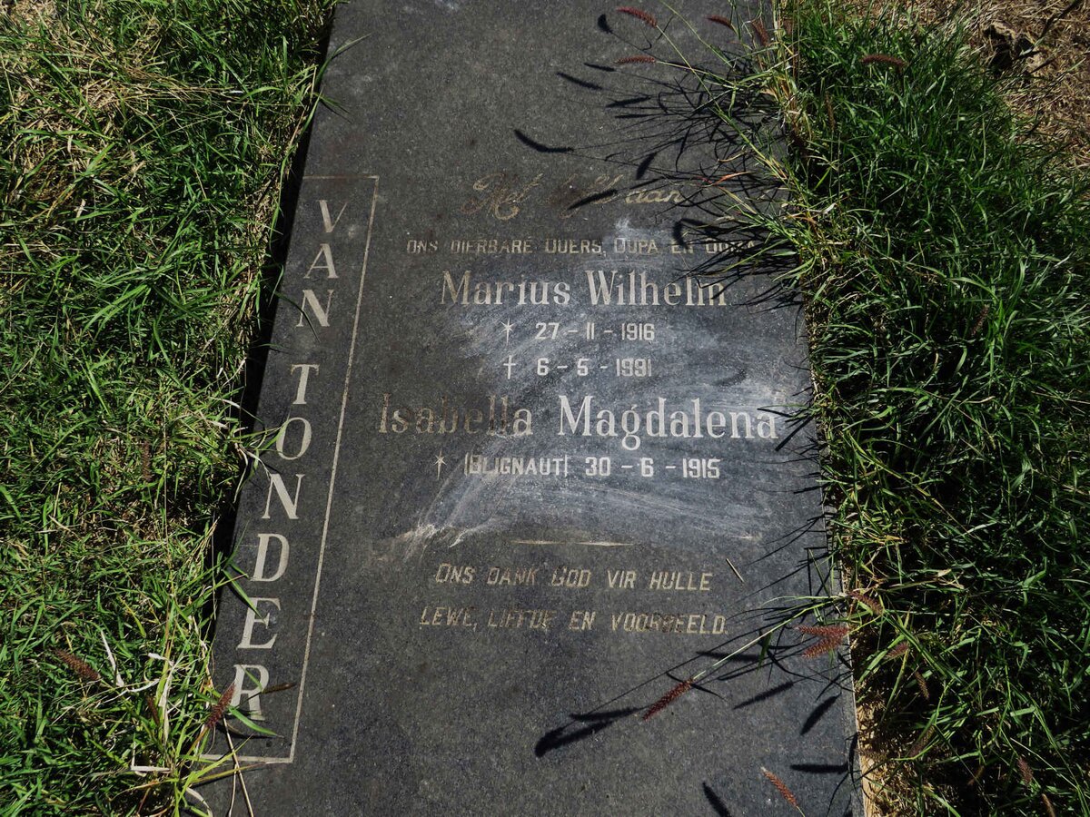 TONDER Marius Wilhelm, van 1916-1991 & Isabella Magdalena BLIGNAUT 1915-
