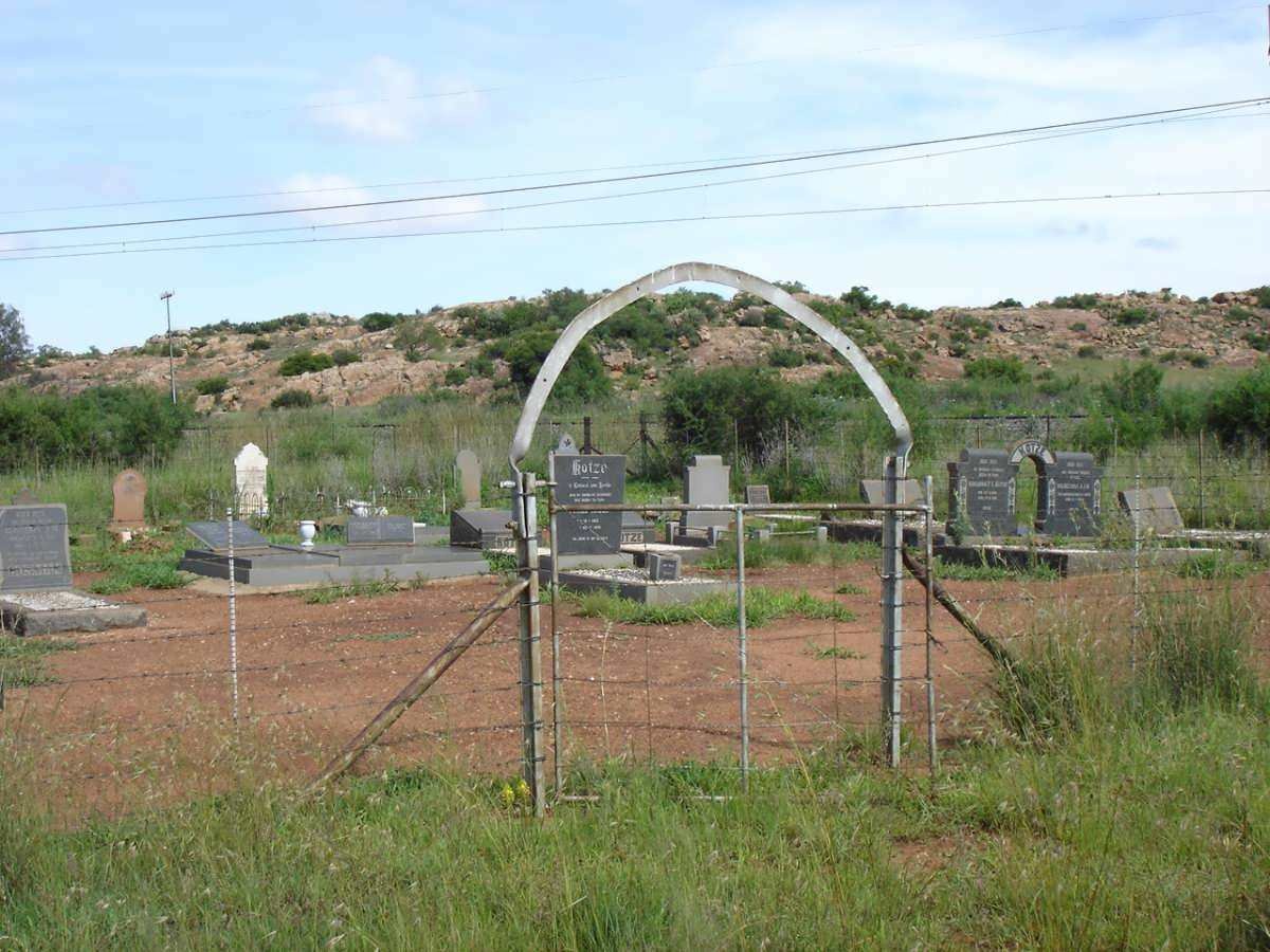 1. Entrance of the Ratsegaaiskraal Cemetery