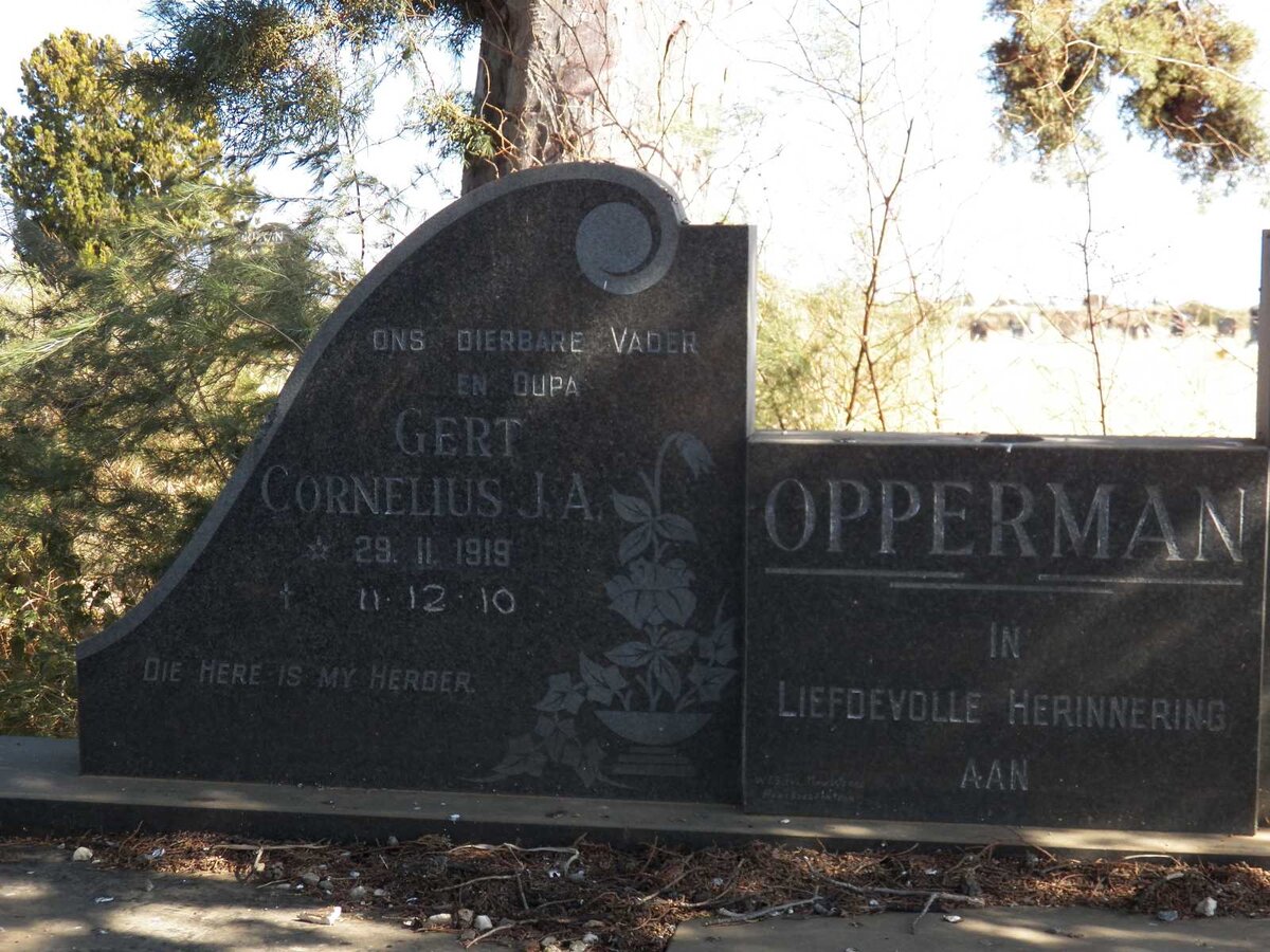 OPPERMAN Gert Cornelius J.A. 1919-2010 & Hendrina Wilhelmina KOEKEMOER 1921-1984 _2