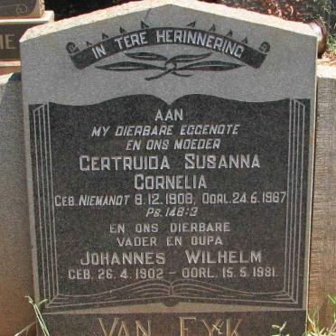 EYK Johannes Wilhelm, van 1902-1981 &amp; Gertruida Susanna Cornelia NIEMANDT 1908-1967