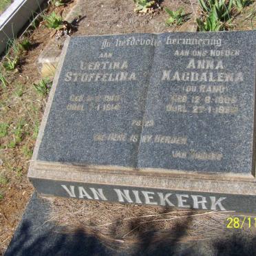 NIEKERK Anna Magdalena, van nee DU RAND 1886-1965 :: VAN NIEKERK Gertina Stoffelina 191?-1914