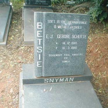 SNYMAN E.J. nee SCHUTTE 1940-1986